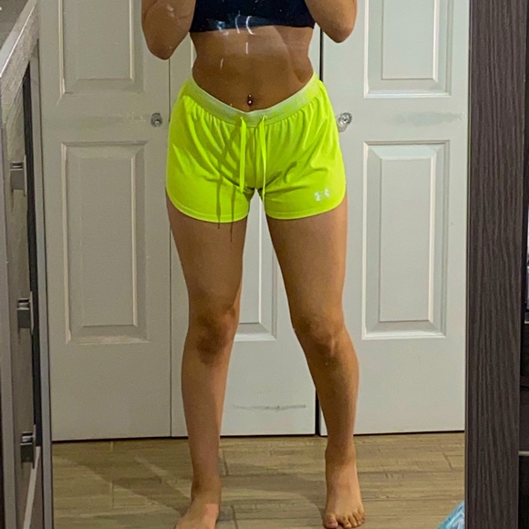 Under Armour Shorts - Picture 3 of 6